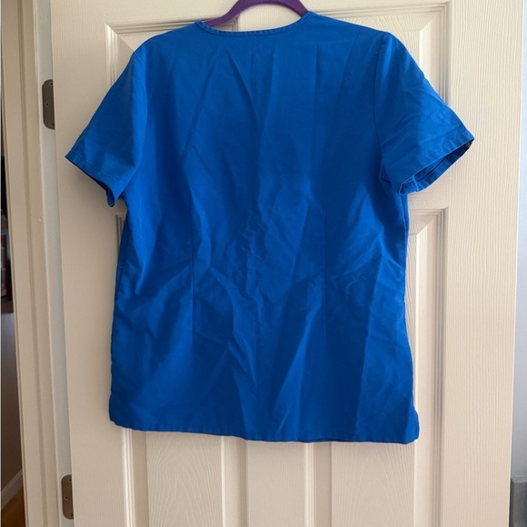 Figs Casma Three Pocket Scrub Top in Royal Blue - Picture 2 of 4